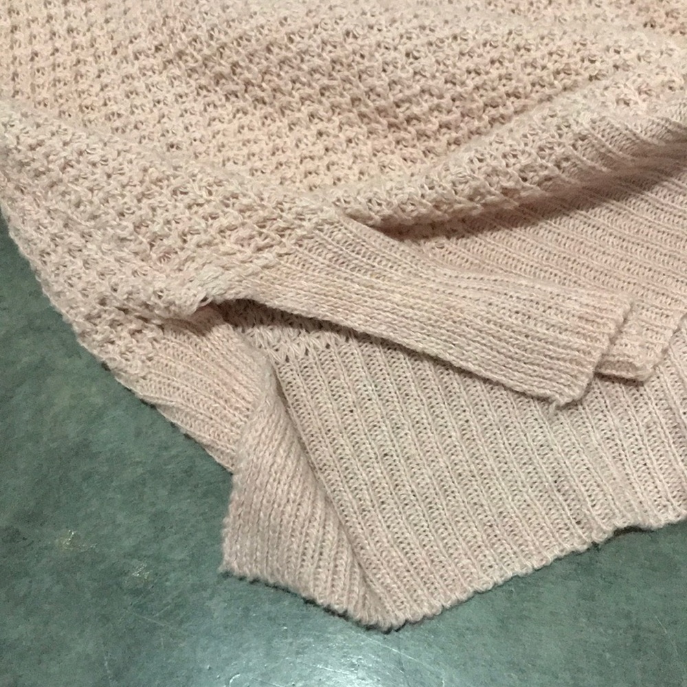 Pink sweater - Picture 3 of 3